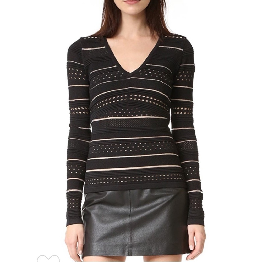 New Bailey 44‎ Bandage Knit Sweater V-Neckline Size Medium